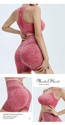 Conjunto de yoga premium com shorts, top e leggings sem costura. Design ergonômico para máximo conforto durante treinos intensos. Tecido respirável e flexível que acompanha cada movimento. Ideal para yoga, pilates e musculação.