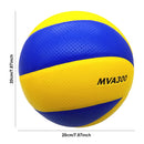 Bola de voleibol tamanho 5 em couro PU com toque macio. Ideal para competições, treinamentos e uso em ambientes internos e externos. Construção durável e desempenho profissional.