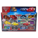 Conjunto com 12 miniaturas de carros Disney Pixar, incluindo Relâmpago McQueen, Jackson Storm e Mate. Perfeito para colecionadores e presentes de aniversário infantil.
