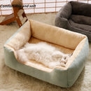 Cama confortável para gatos e cães com design aconchegante. Almofada macia que oferece suporte e segurança para seu pet descansar. Ideal para qualquer ambiente da casa.