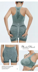 Conjunto de yoga premium com shorts, top e leggings sem costura. Design ergonômico para máximo conforto durante treinos intensos. Tecido respirável e flexível que acompanha cada movimento. Ideal para yoga, pilates e musculação.