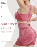 Conjunto de yoga premium com shorts, top e leggings sem costura. Design ergonômico para máximo conforto durante treinos intensos. Tecido respirável e flexível que acompanha cada movimento. Ideal para yoga, pilates e musculação.