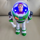 Robô Buzz Lightyear com movimento automático. Figura de ação Pixar com caminhada elétrica. Perfeito para crianças, colecionadores e fãs de Toy Story. Presente ideal para aniversários e ocasiões especiais.